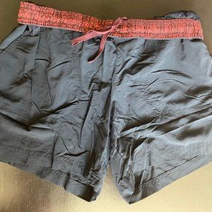 Columbia Woman's Hiking Shorts